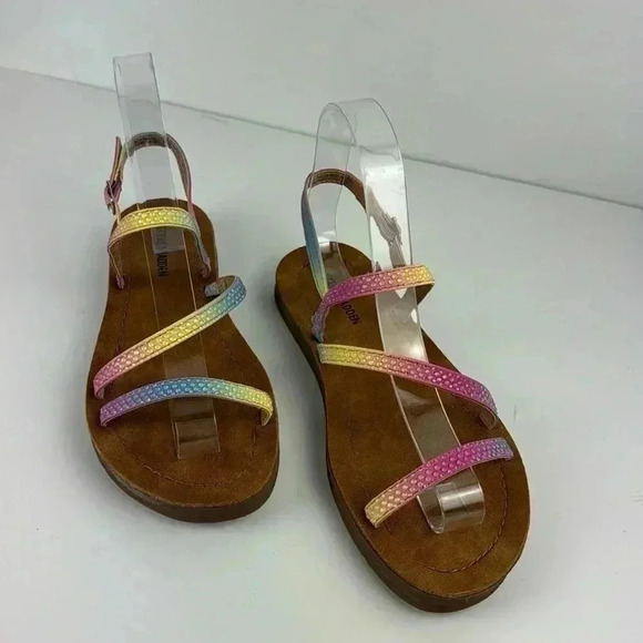 STEVE MADDEN SZ 3 MULTI COLOR SPARKLY SANDALS NWOT PINK BLUE YELLOW - Picture 1 of 6